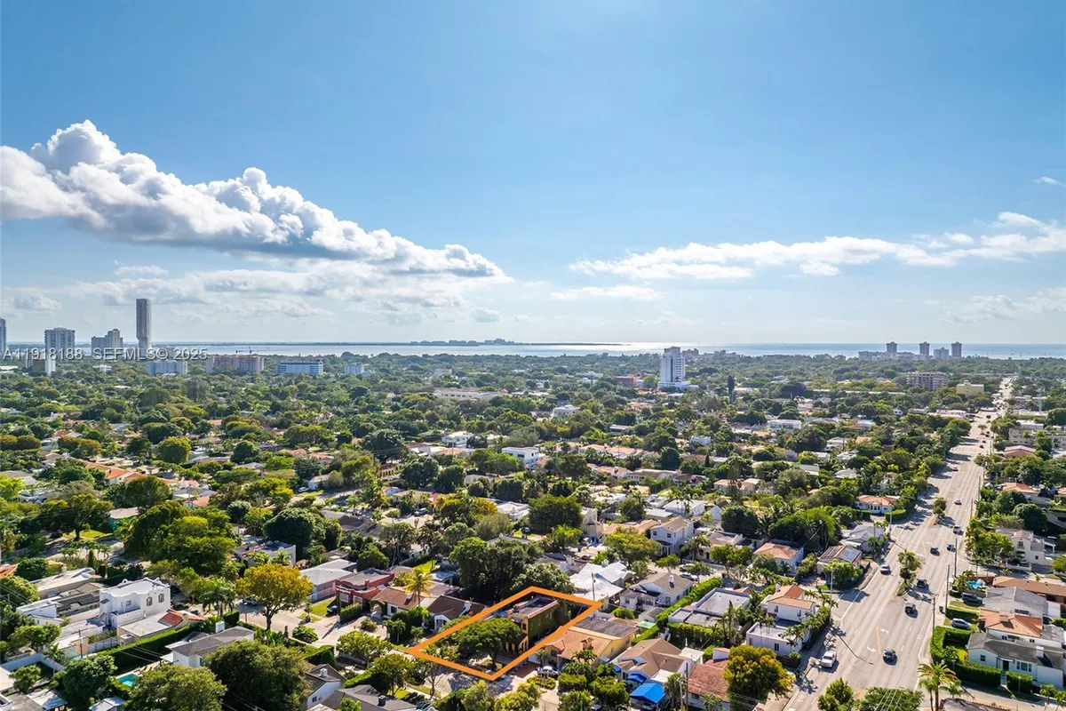 1650 SW 16th St, Miami FL 33145