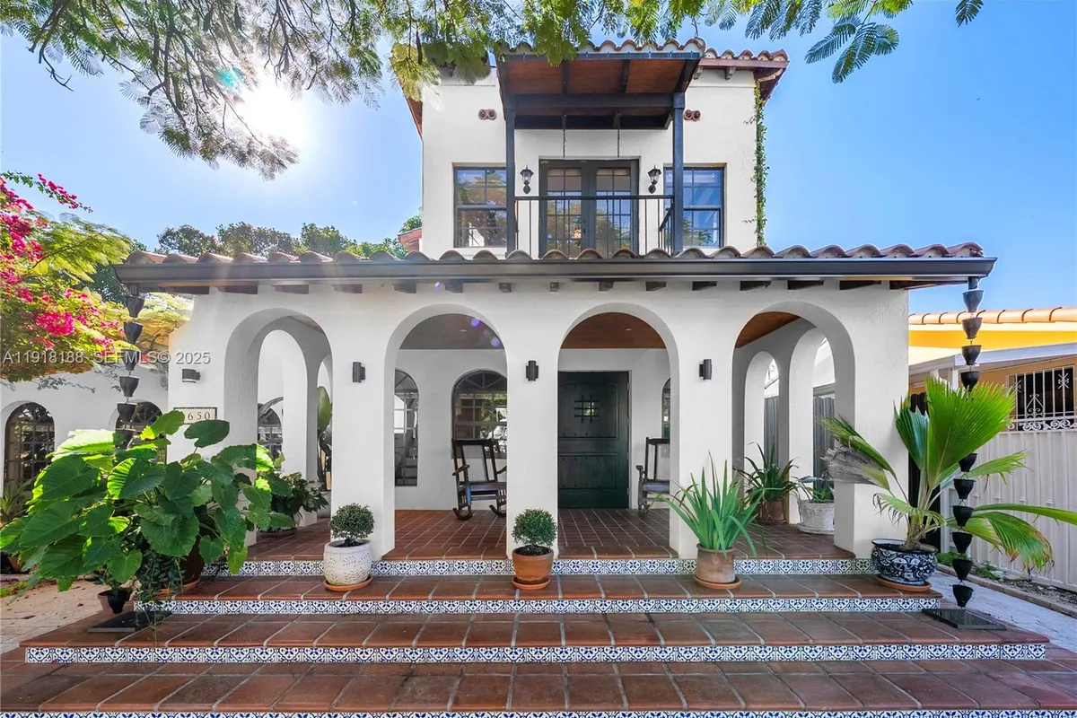 1650 SW 16th St, Miami FL 33145