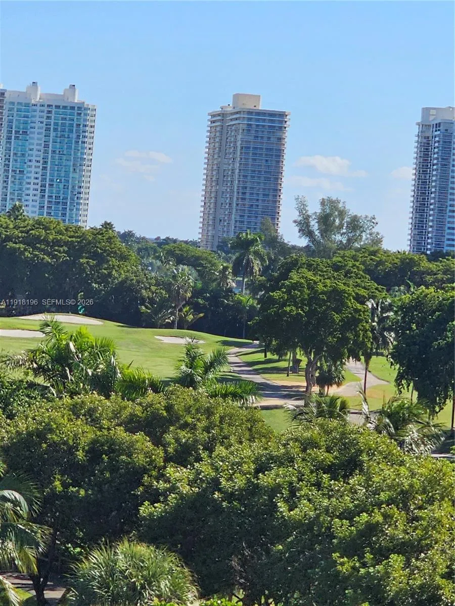 20500 W Country Club Dr # 716, Aventura FL 33180