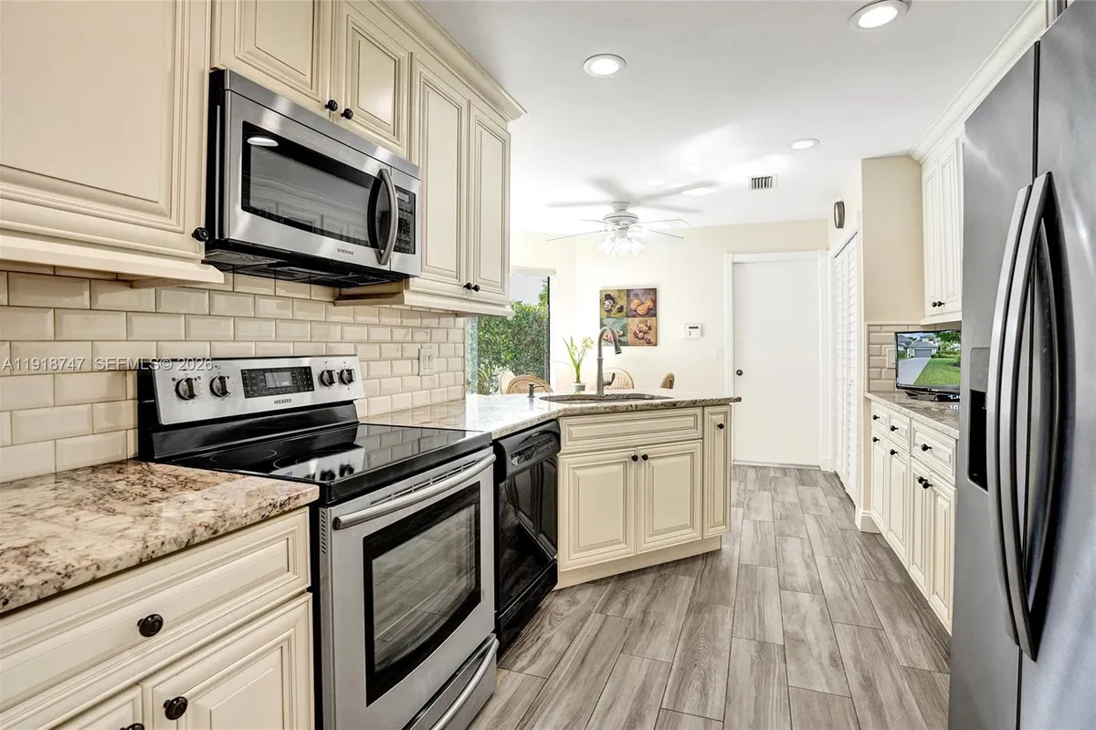 1140 Sand Drift Way # B, West Palm Beach FL 33411