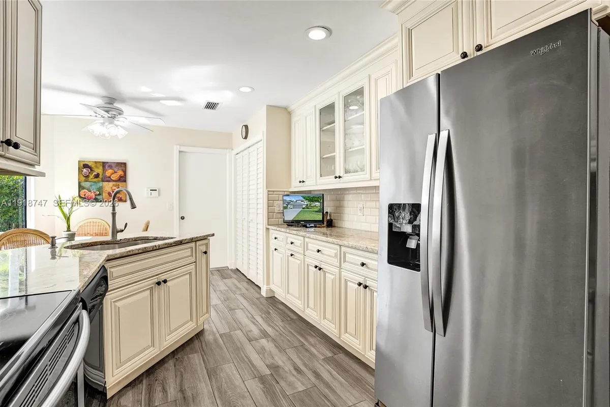 1140 Sand Drift Way # B, West Palm Beach FL 33411