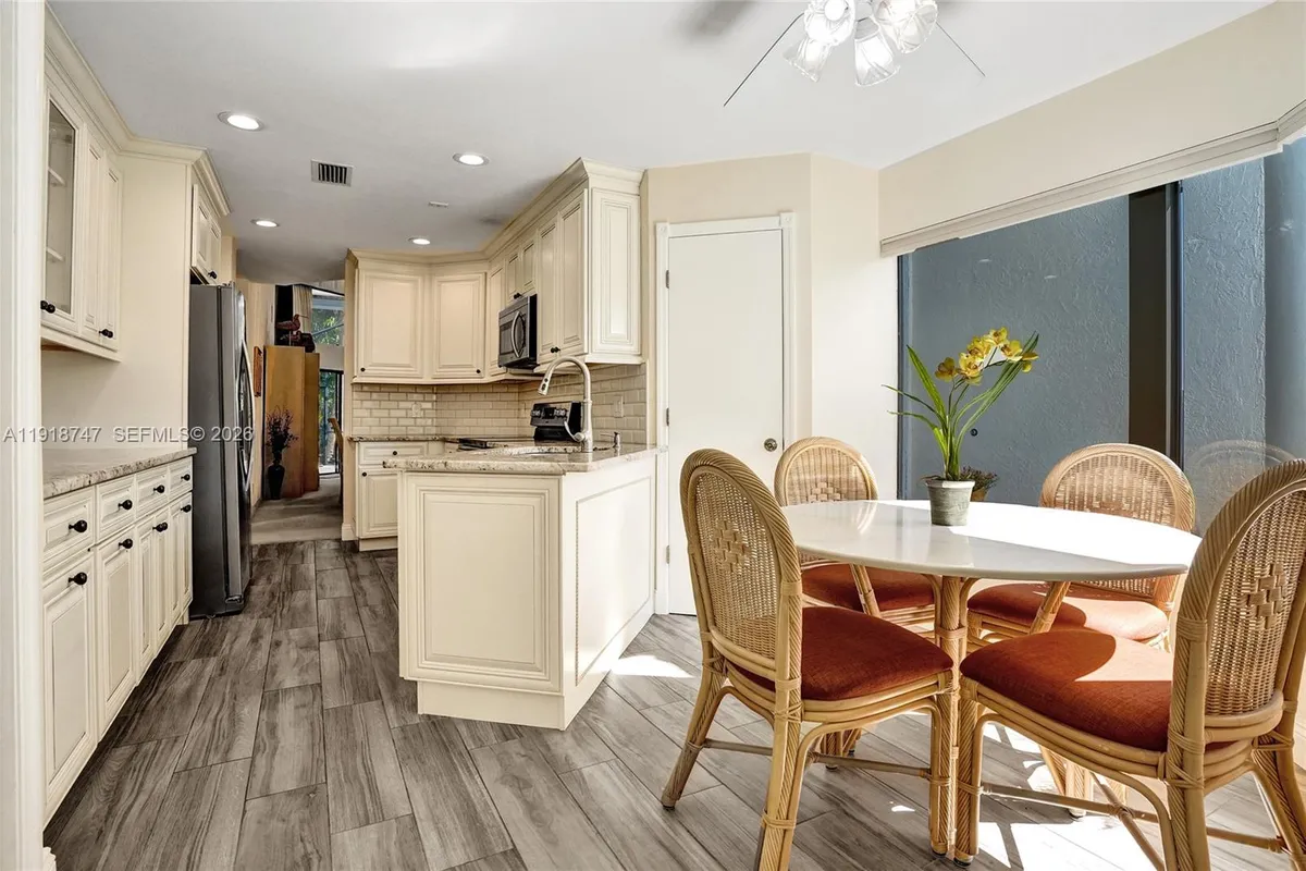 1140 Sand Drift Way # B, West Palm Beach FL 33411