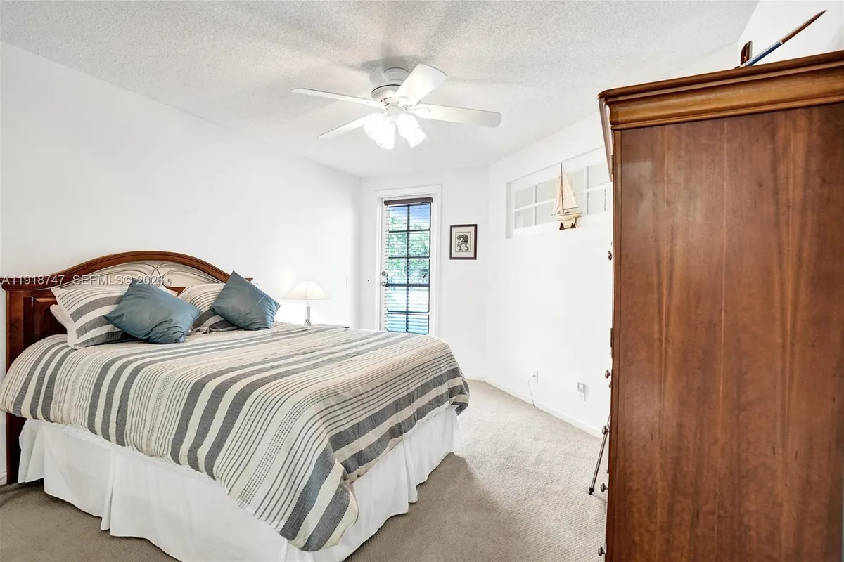 1140 Sand Drift Way # B, West Palm Beach FL 33411