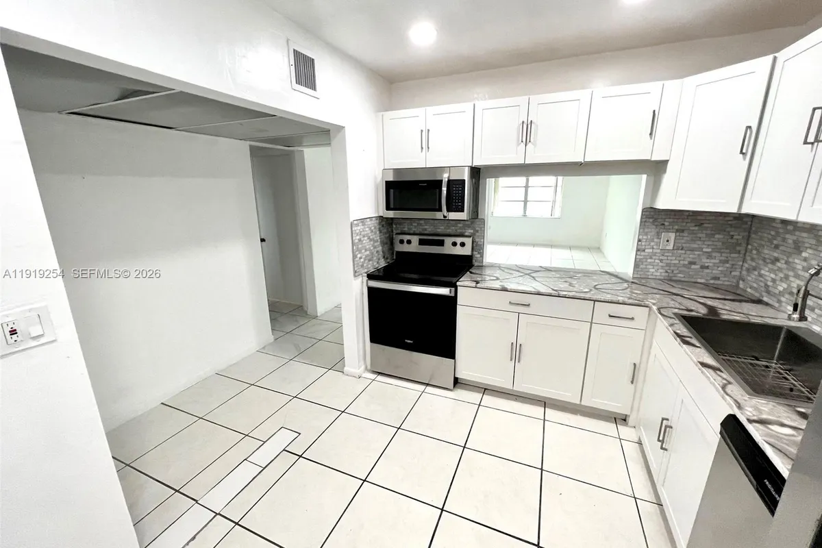 18900 NE 3rd Ct # 531, Miami FL 33179