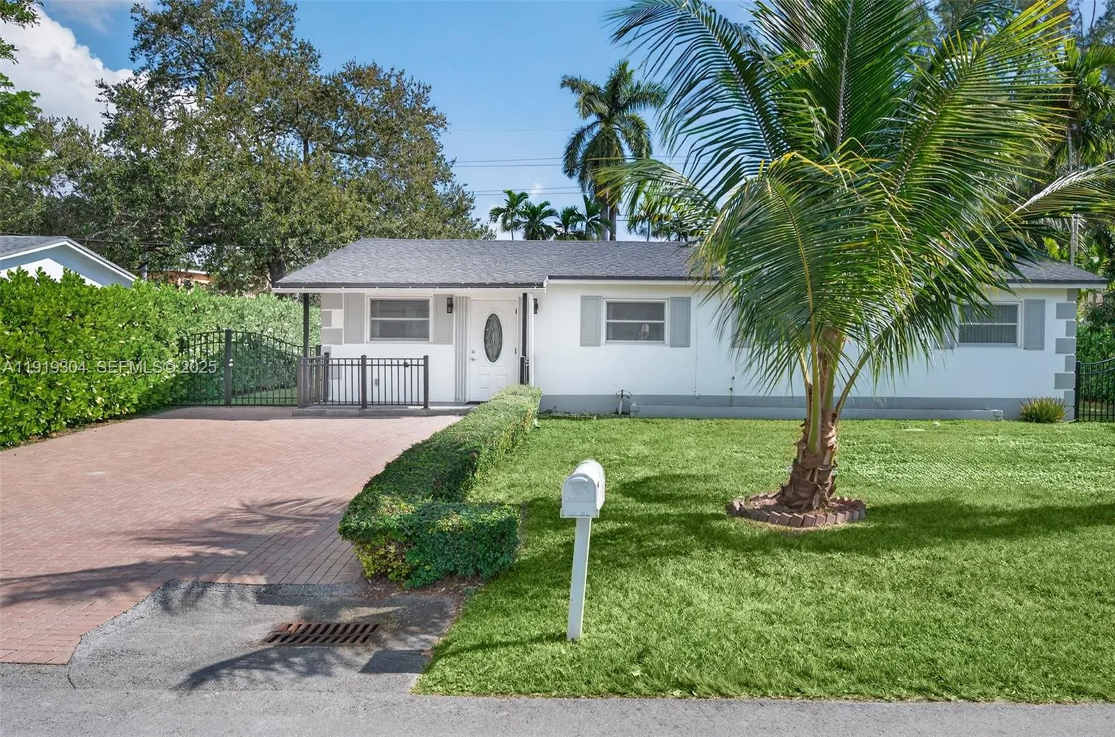 6255 SW 62nd Ct, South Miami FL 33143