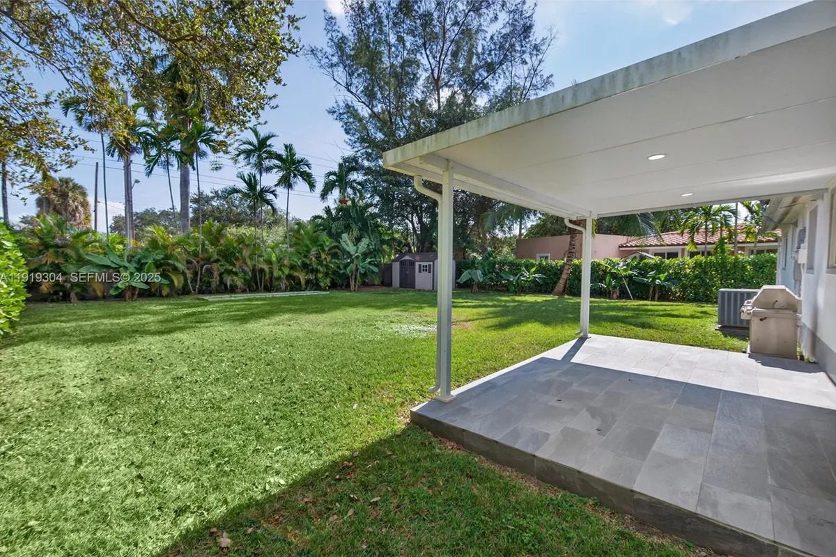 6255 SW 62nd Ct, South Miami FL 33143