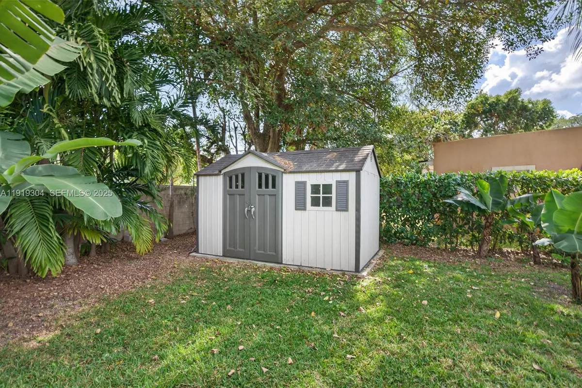 6255 SW 62nd Ct, South Miami FL 33143