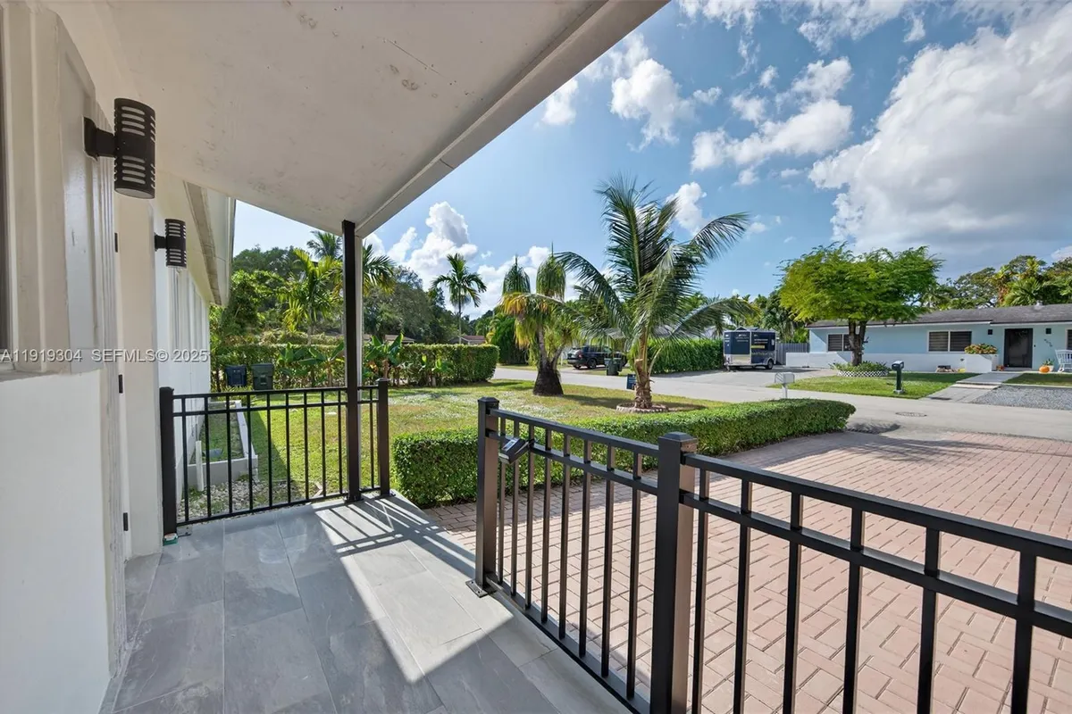 6255 SW 62nd Ct, South Miami FL 33143