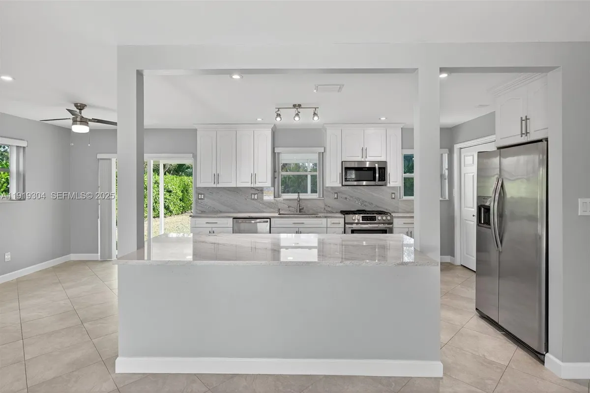 6255 SW 62nd Ct, South Miami FL 33143