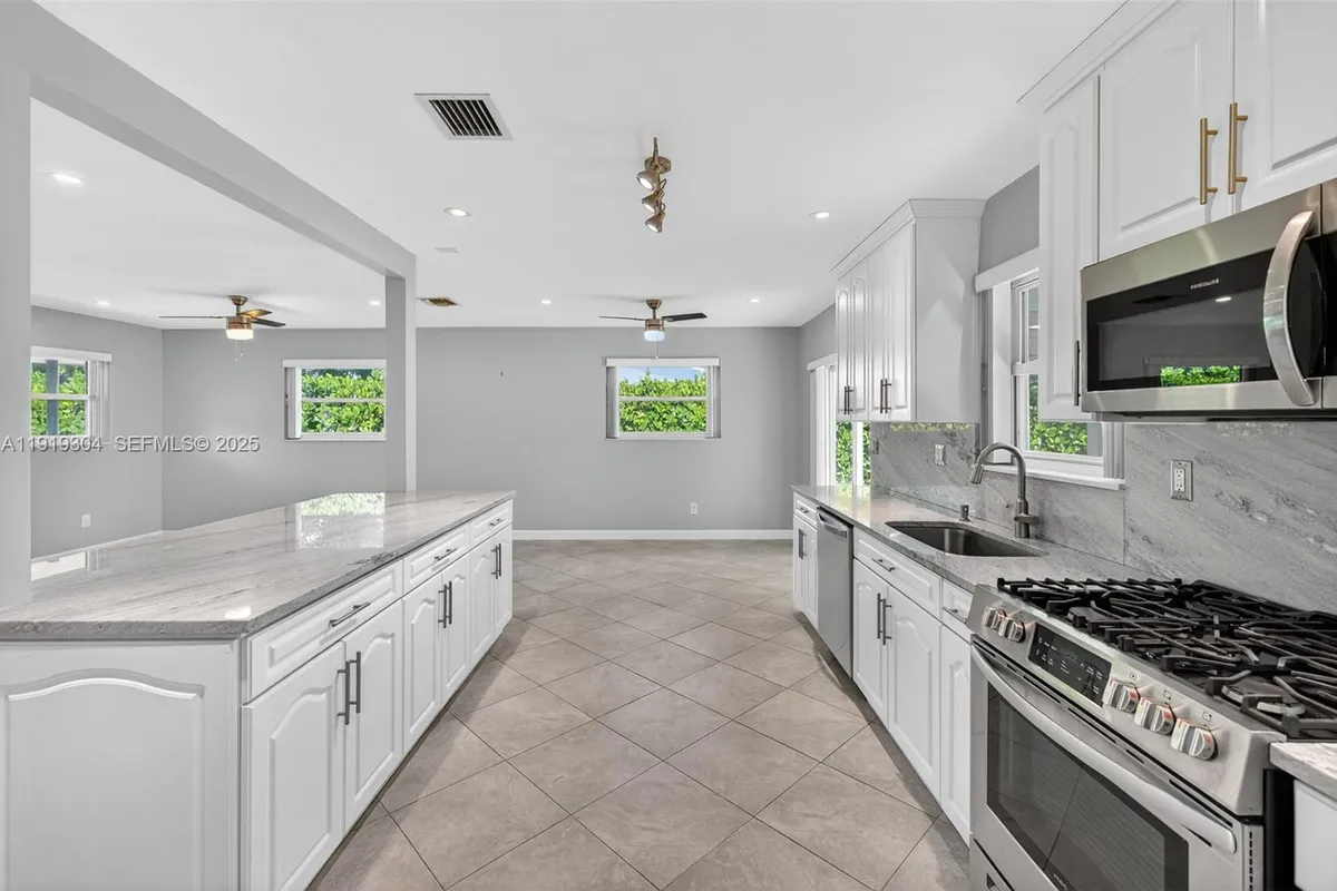 6255 SW 62nd Ct, South Miami FL 33143