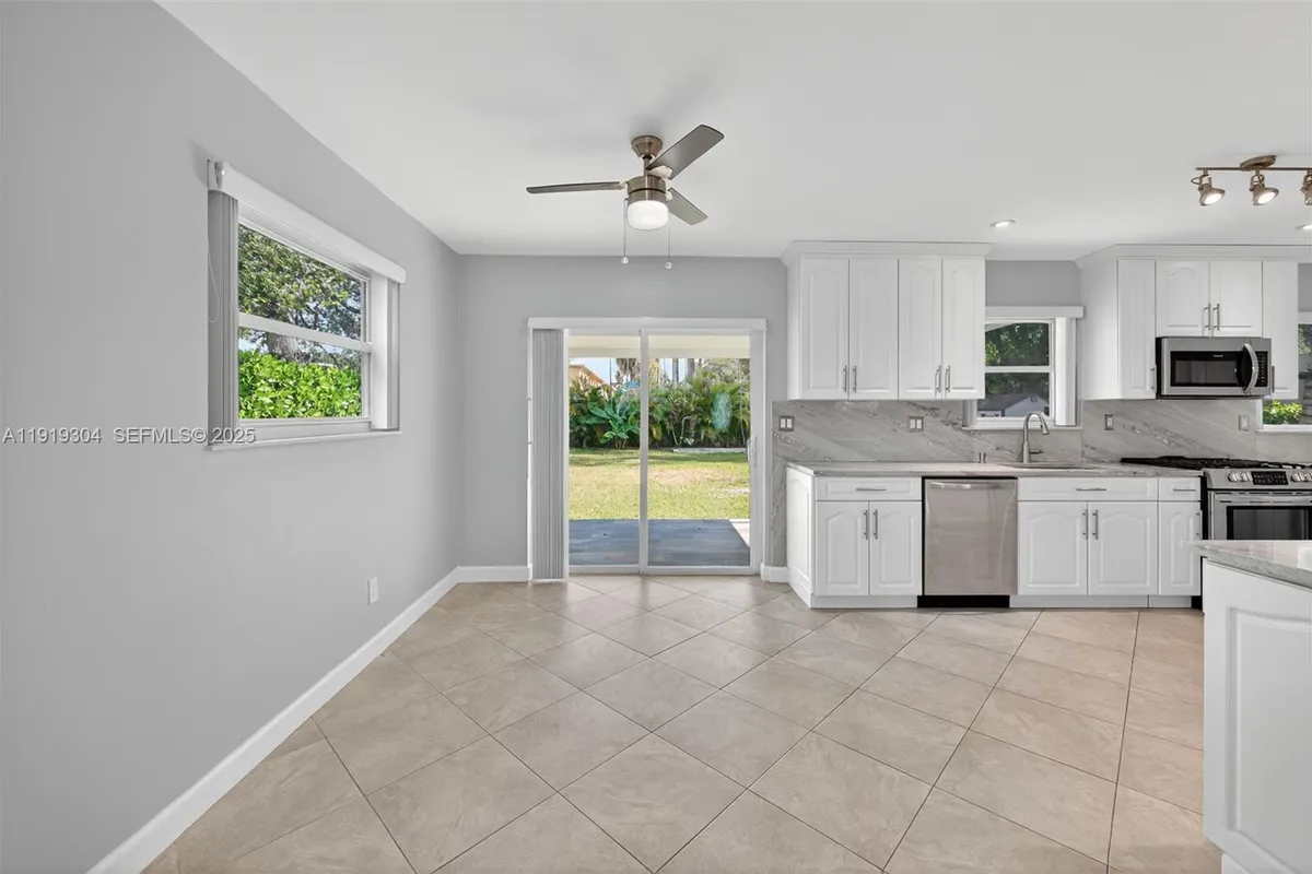 6255 SW 62nd Ct, South Miami FL 33143