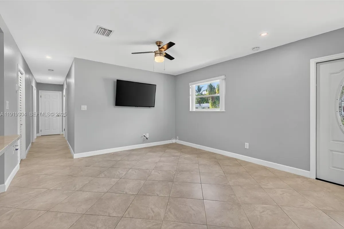 6255 SW 62nd Ct, South Miami FL 33143