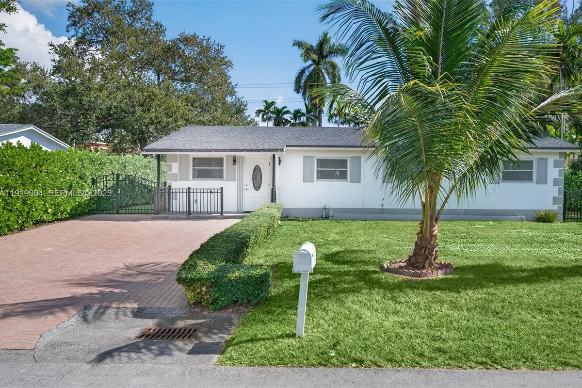 6255 SW 62nd Ct, South Miami FL 33143