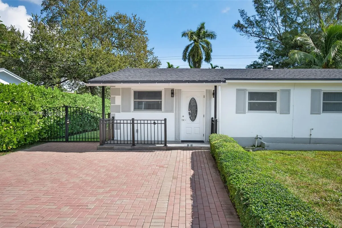 6255 SW 62nd Ct, South Miami FL 33143