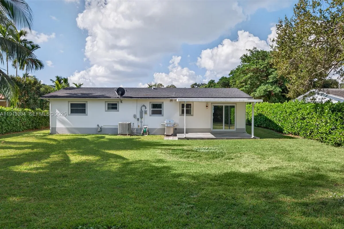 6255 SW 62nd Ct, South Miami FL 33143