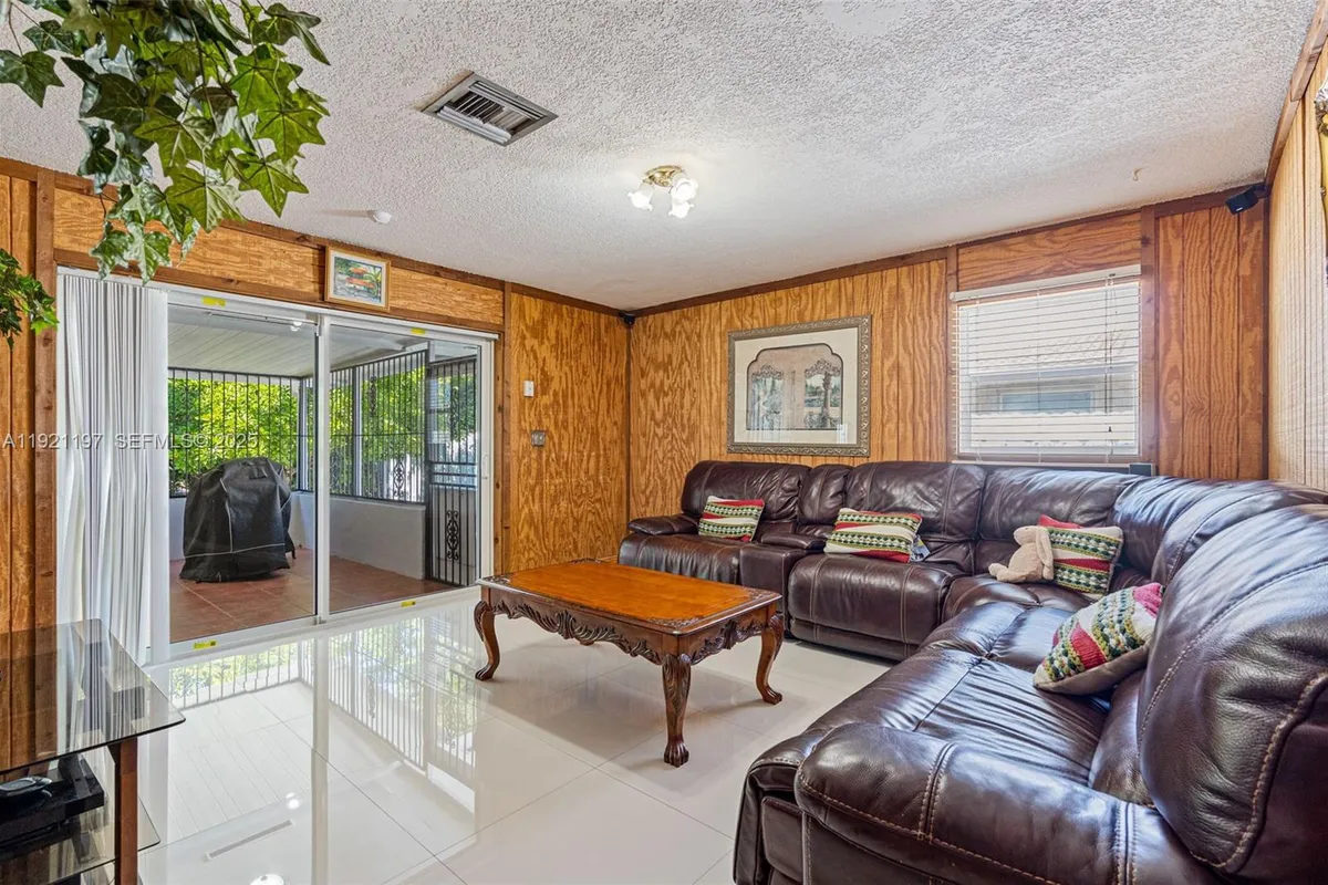 7004 SW 139th Pl, Miami FL 33183