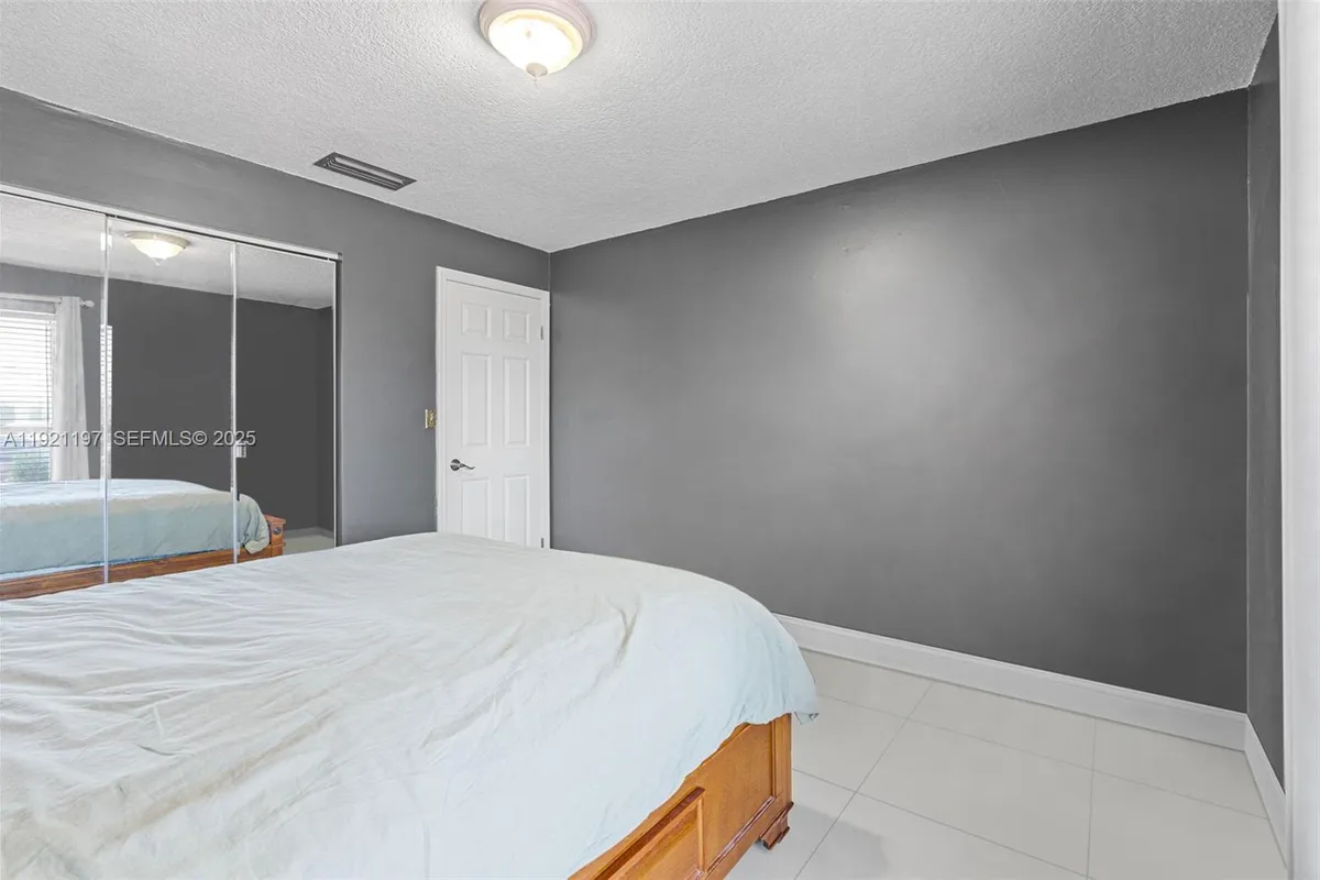 7004 SW 139th Pl, Miami FL 33183