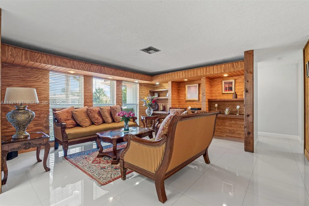 7004 SW 139th Pl, Miami FL 33183