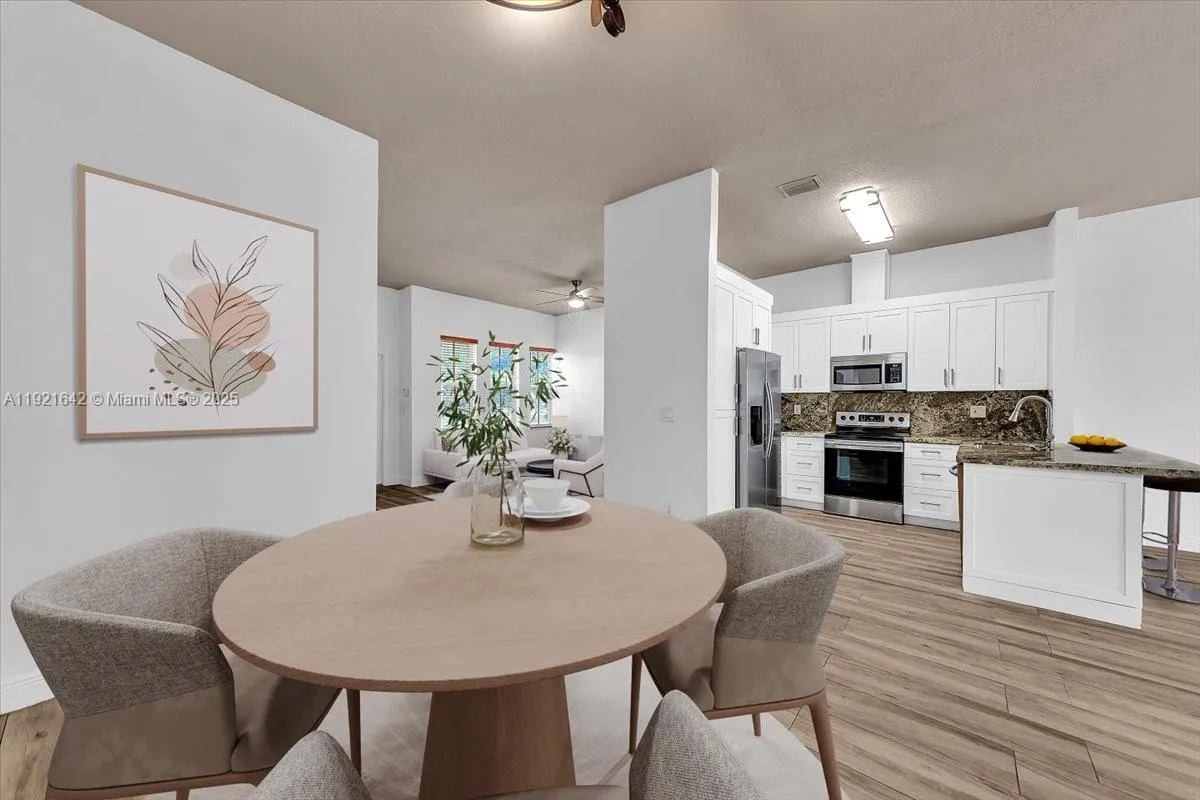 16283 SW 83rd St, Miami FL 33193