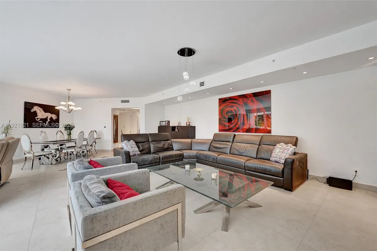 21200 Point Place # 403, Aventura FL 33180