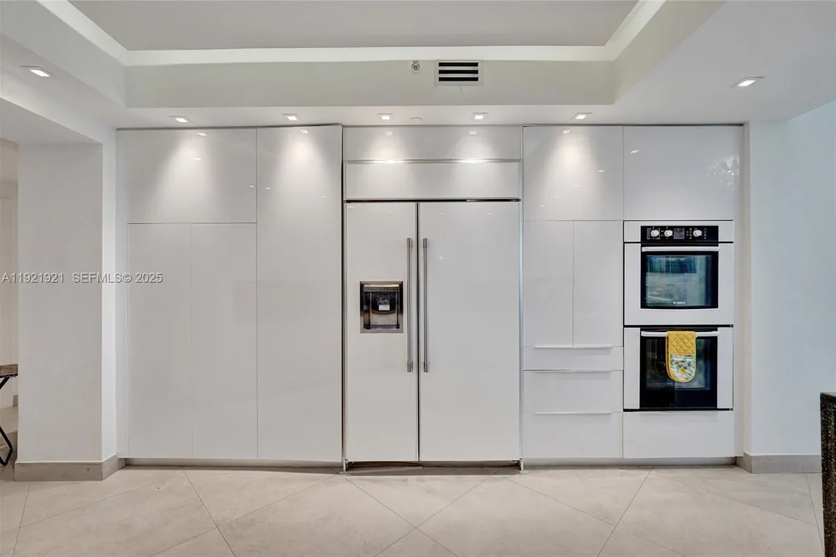 21200 Point Place # 403, Aventura FL 33180