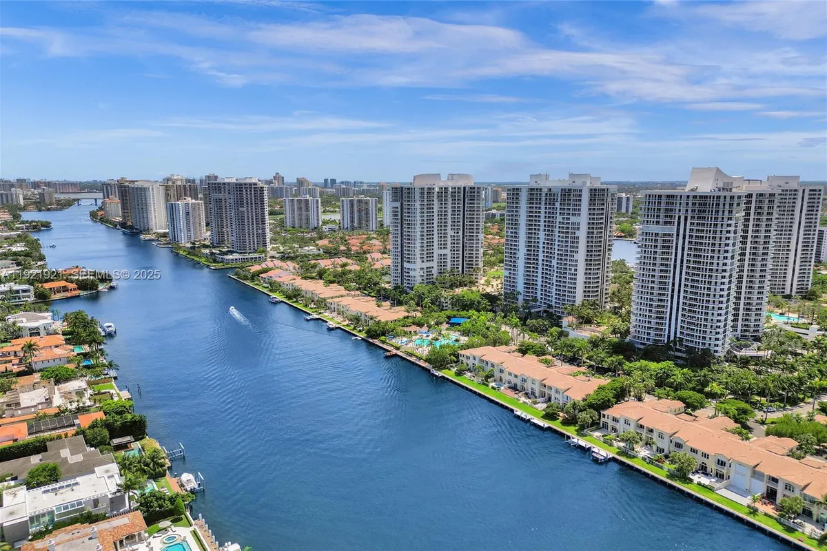 21200 Point Place # 403, Aventura FL 33180