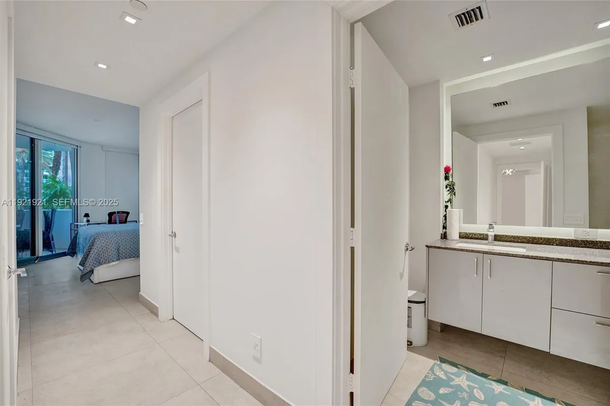 21200 Point Place # 403, Aventura FL 33180