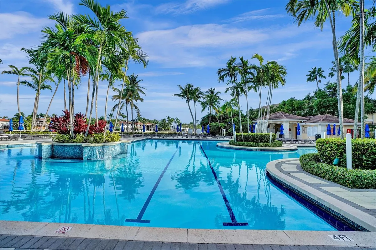 21200 Point Place # 403, Aventura FL 33180