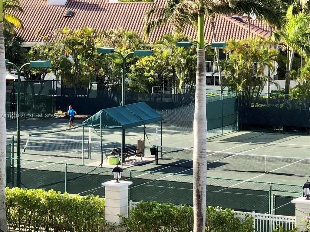 21200 Point Place # 403, Aventura FL 33180