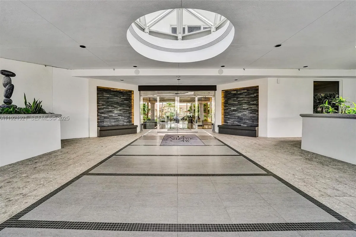 21200 Point Place # 403, Aventura FL 33180