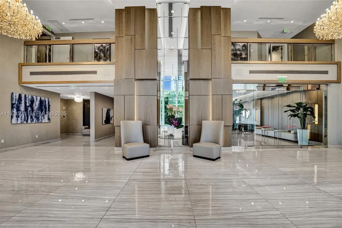 21200 Point Place # 403, Aventura FL 33180