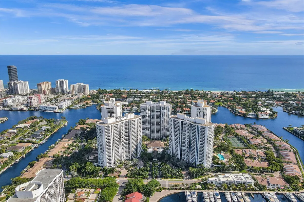 21200 Point Place # 403, Aventura FL 33180