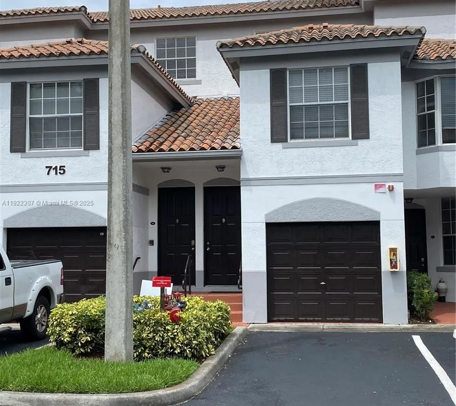 715 SW 148th Ave # 611, Sunrise FL 33325