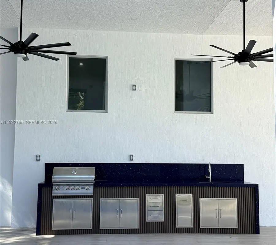 365 Buttonwood Shores Dr, Key Largo FL 33037