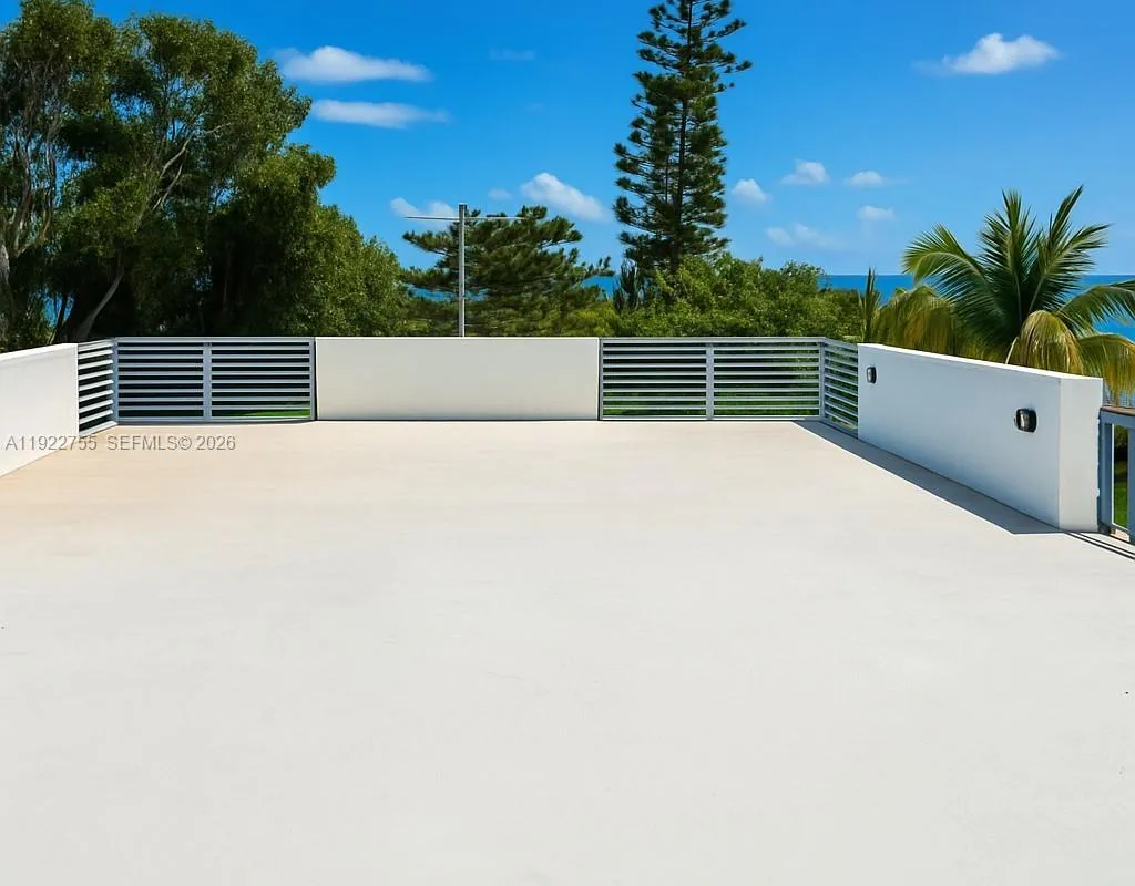 365 Buttonwood Shores Dr, Key Largo FL 33037