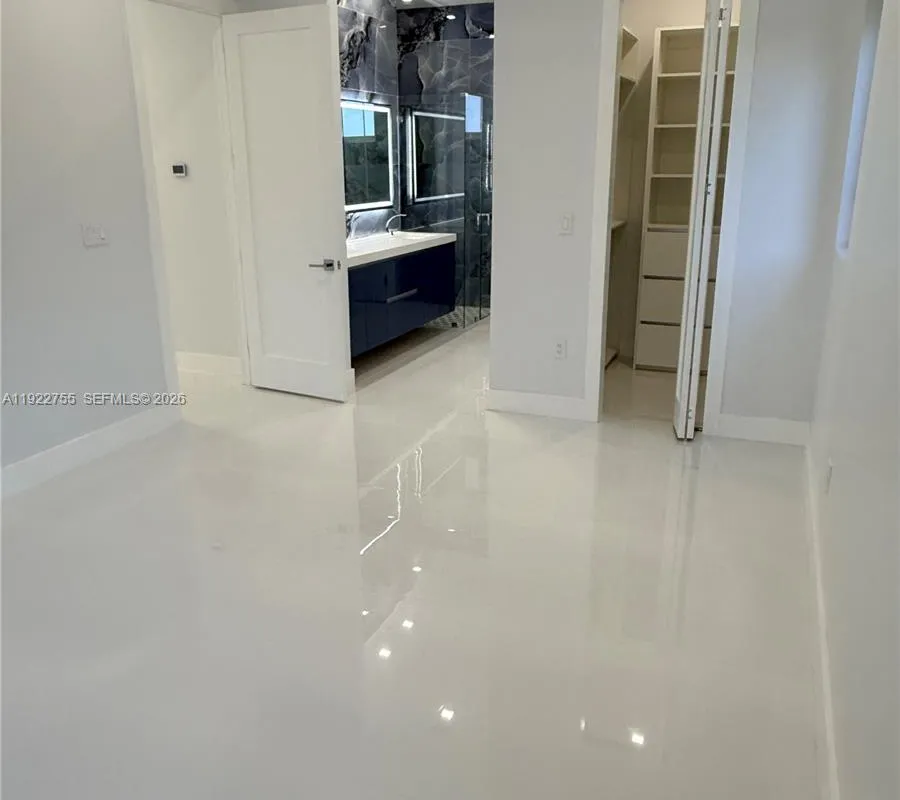 365 Buttonwood Shores Dr, Key Largo FL 33037