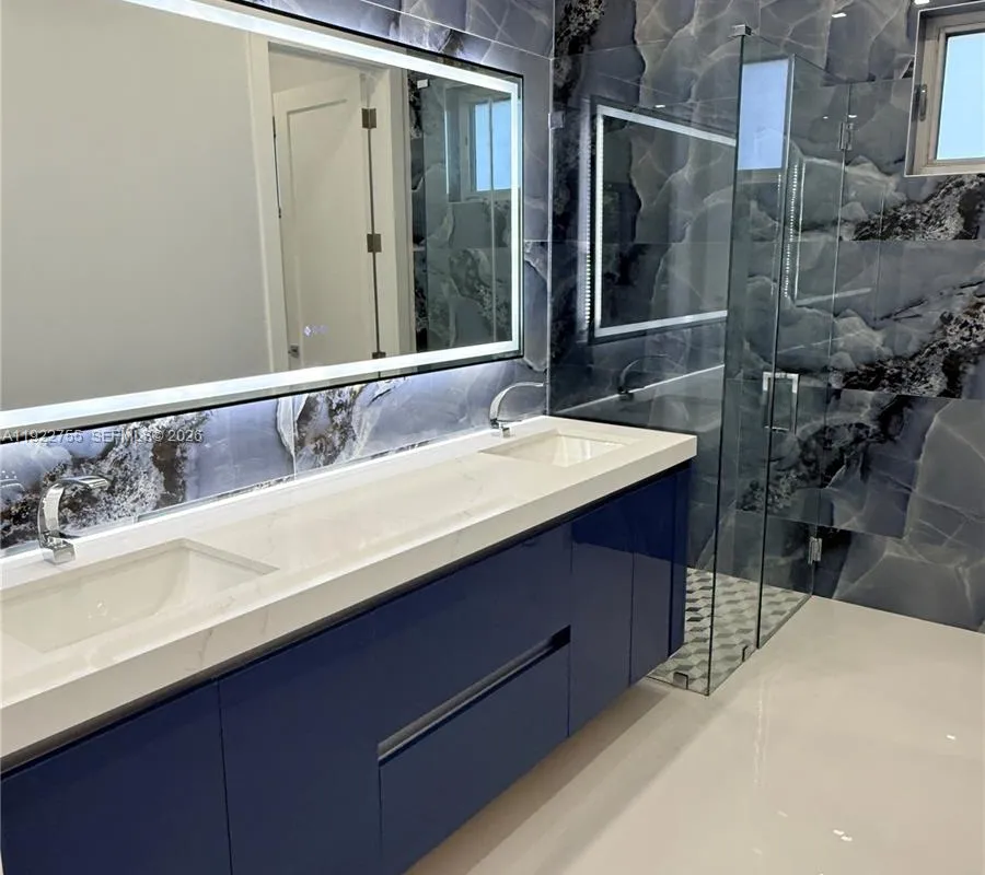 365 Buttonwood Shores Dr, Key Largo FL 33037