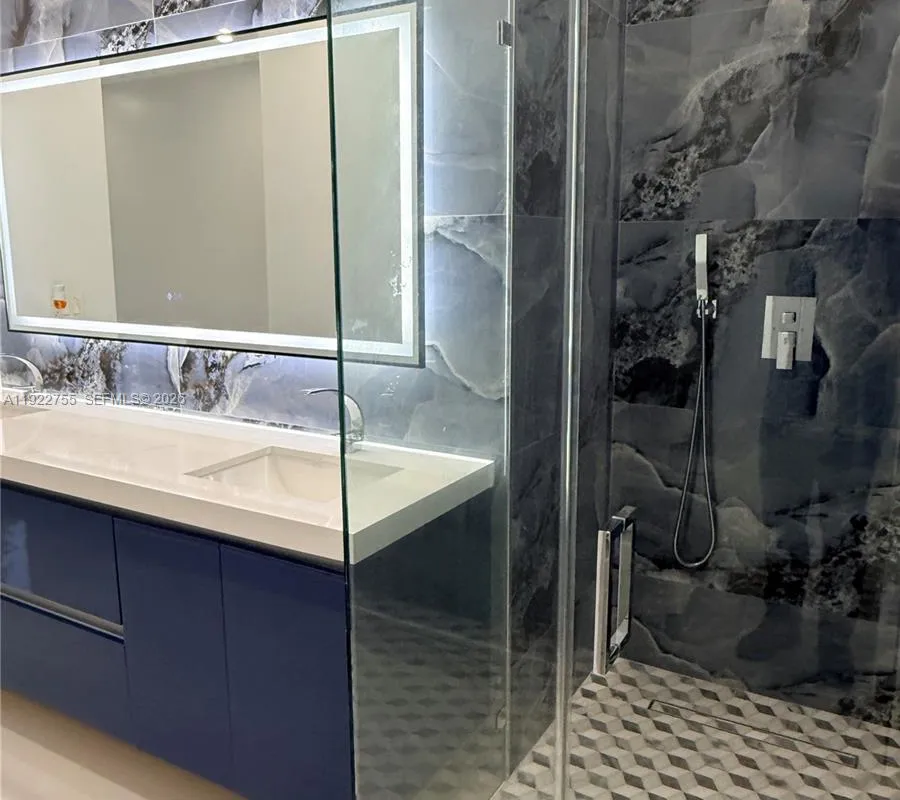 365 Buttonwood Shores Dr, Key Largo FL 33037