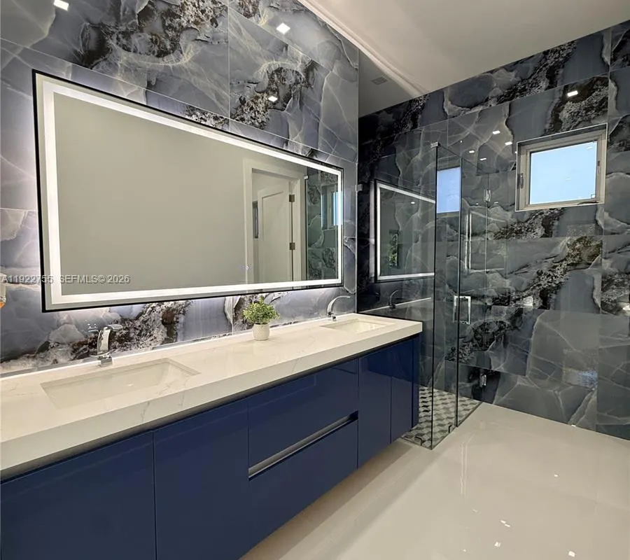 365 Buttonwood Shores Dr, Key Largo FL 33037