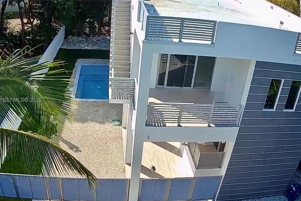 365 Buttonwood Shores Dr, Key Largo FL 33037