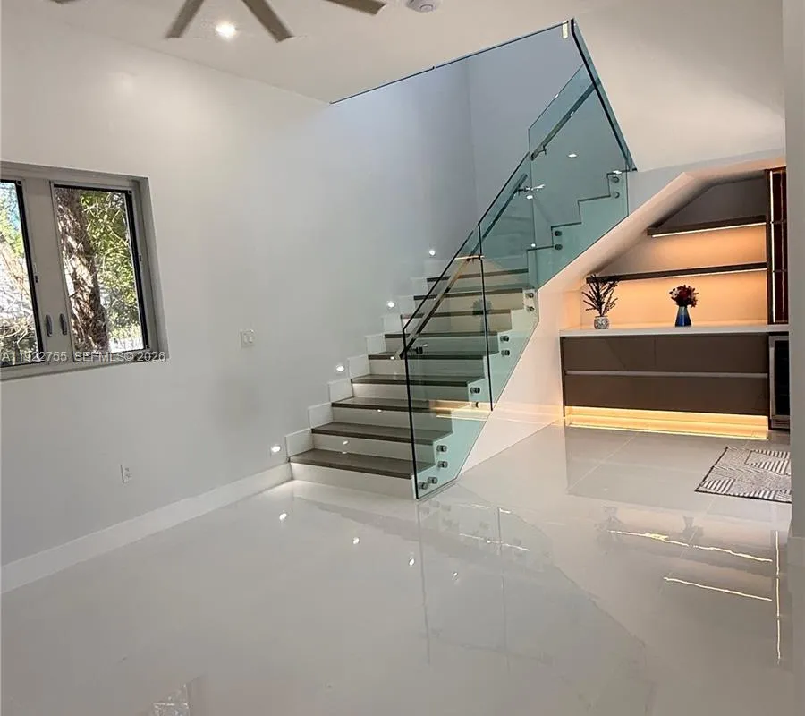 365 Buttonwood Shores Dr, Key Largo FL 33037