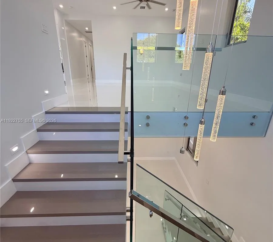 365 Buttonwood Shores Dr, Key Largo FL 33037