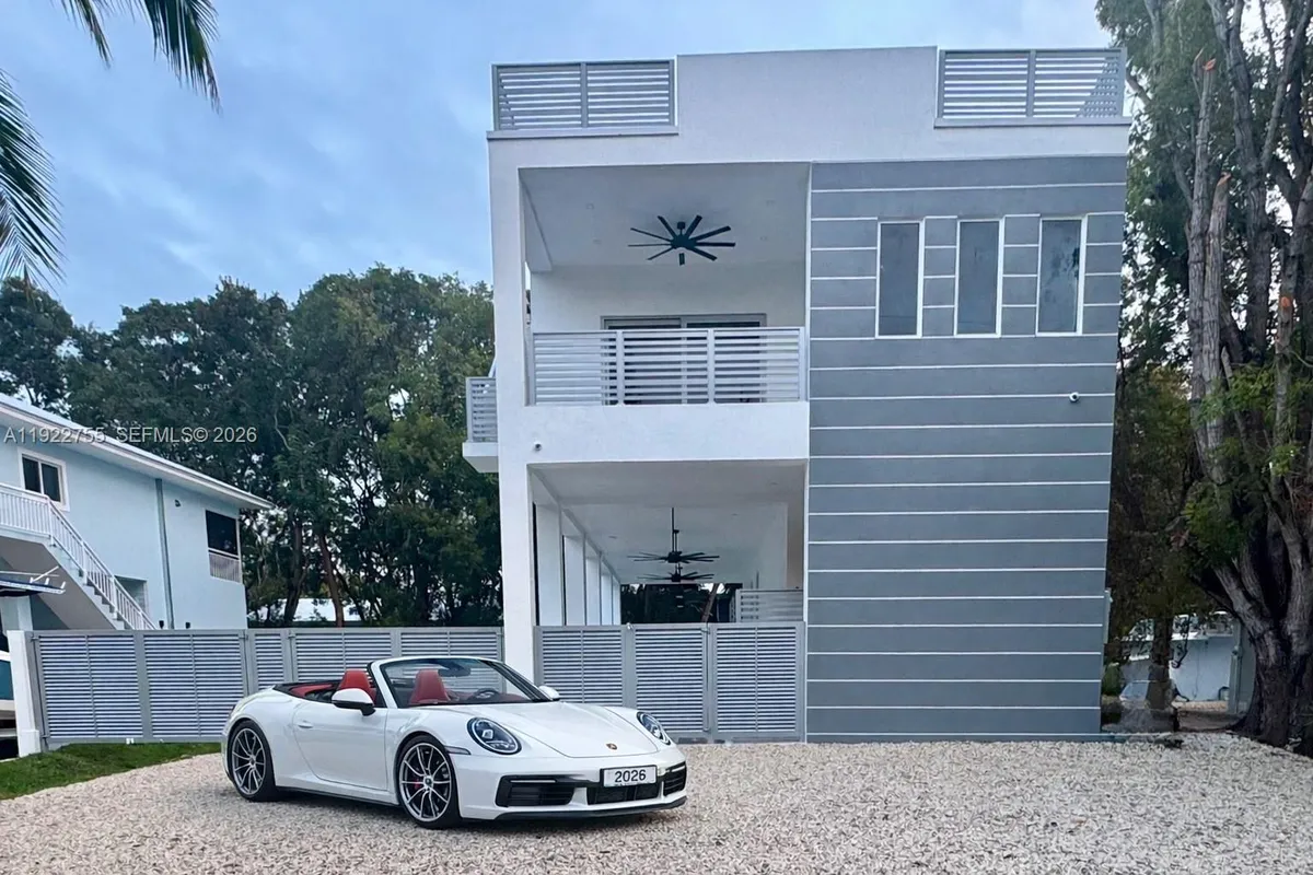 365 Buttonwood Shores Dr, Key Largo FL 33037