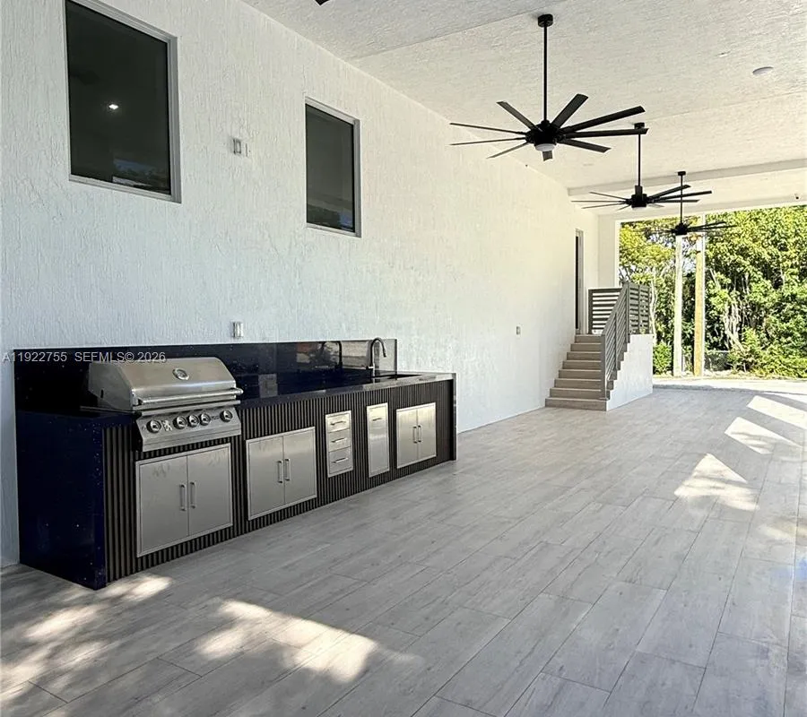 365 Buttonwood Shores Dr, Key Largo FL 33037