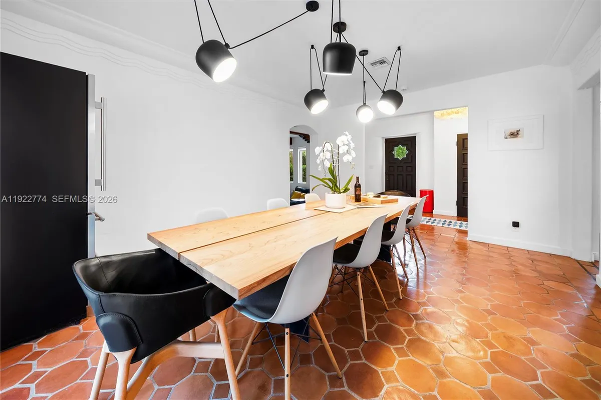 5181 La Gorce Dr, Miami Beach FL 33140