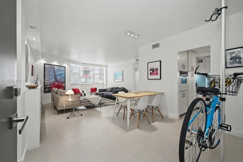 3301 NE 5th Ave # 814, Miami FL 33137