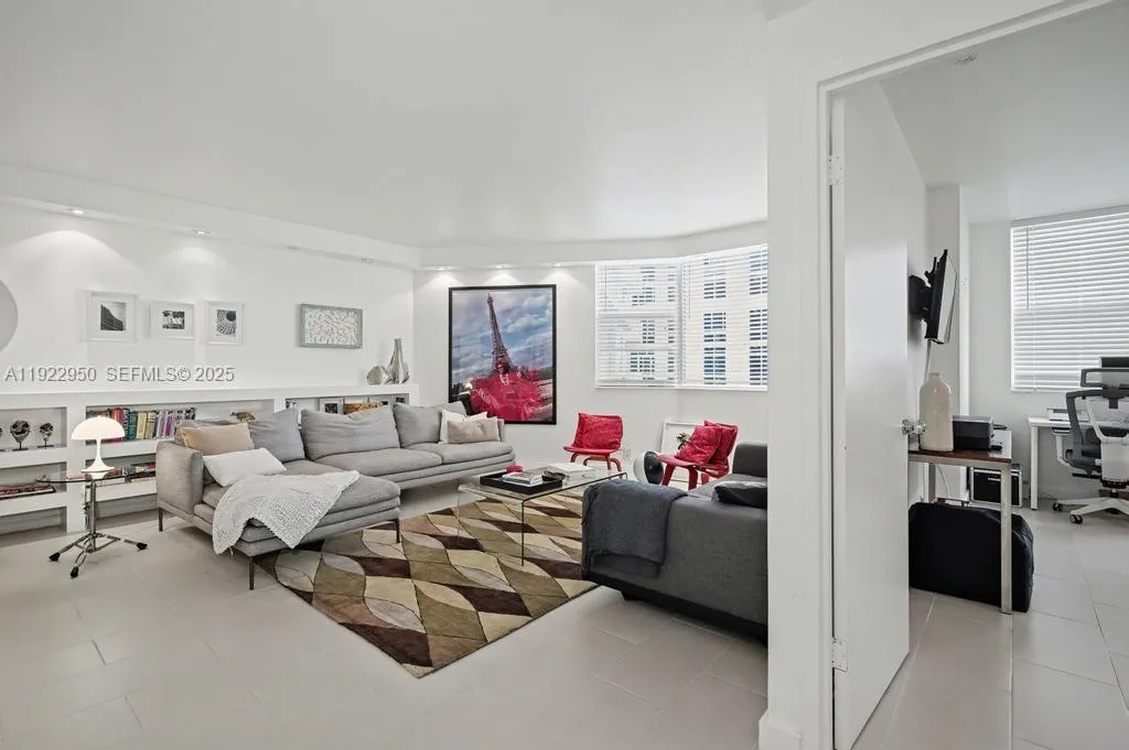 3301 NE 5th Ave # 814, Miami FL 33137