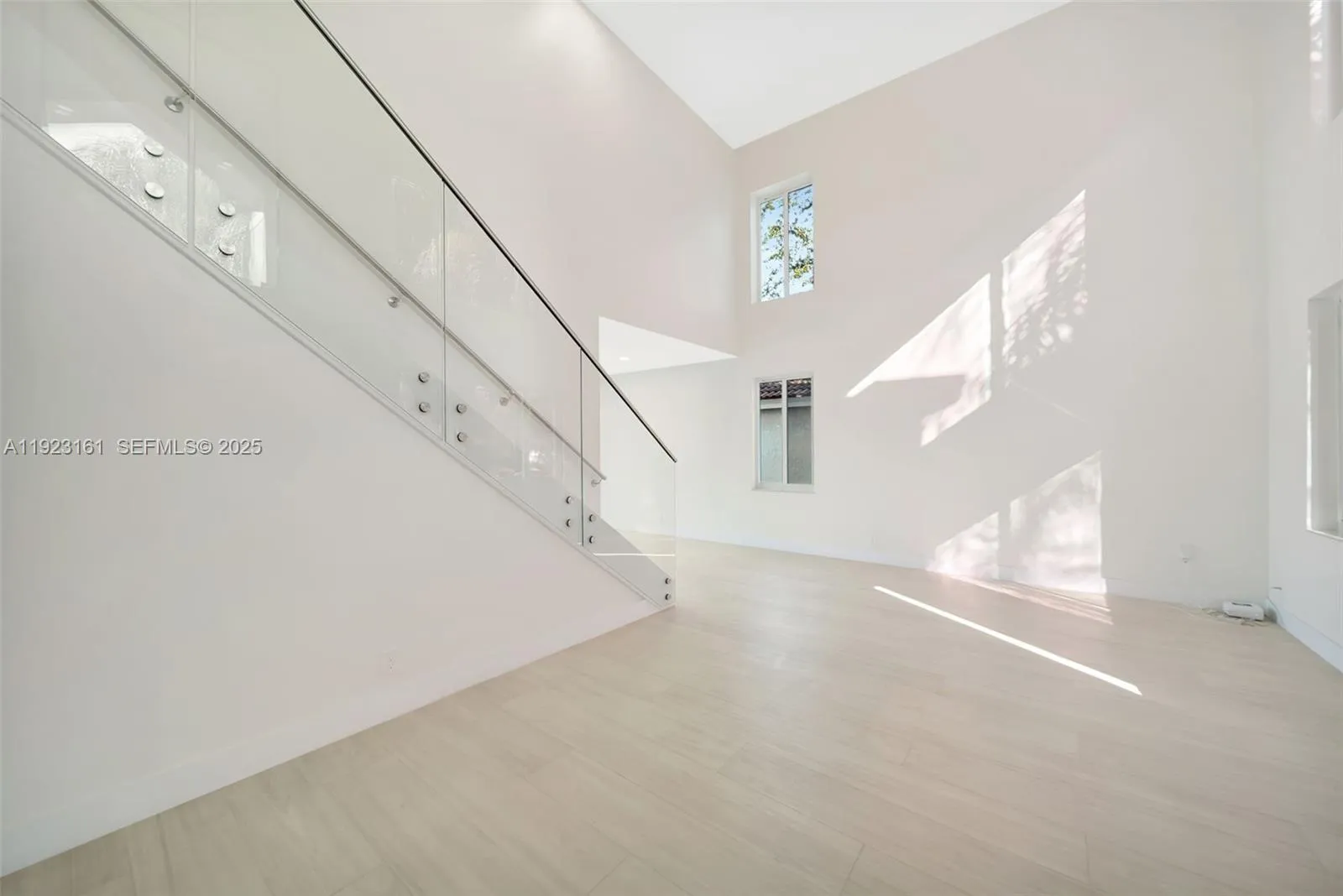 322 Lake Crest Ct, Weston FL 33326