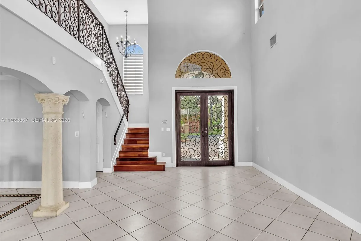 8123 NW 161st Ter, Miami Lakes FL 33016