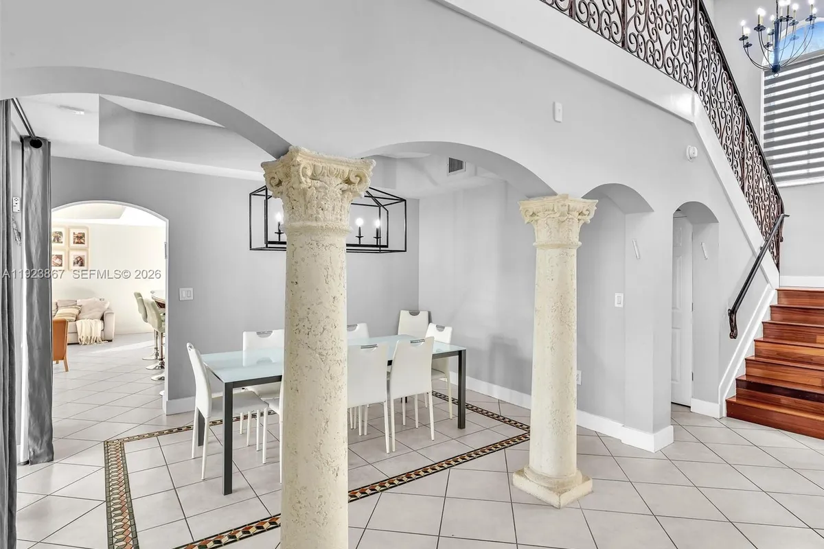 8123 NW 161st Ter, Miami Lakes FL 33016